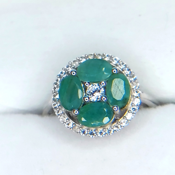 2.11 ct.Emerald and Diamond ring - Picture 1 of 6
